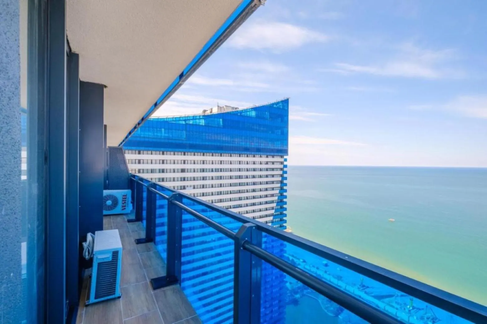 Inviting Sea View Aparthotel In Orbi City Batumi