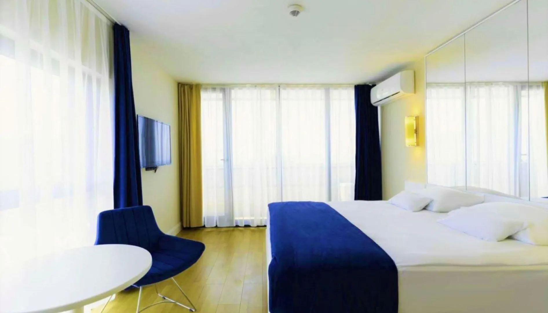 Inviting Sea View Aparthotel In Orbi City Batumi