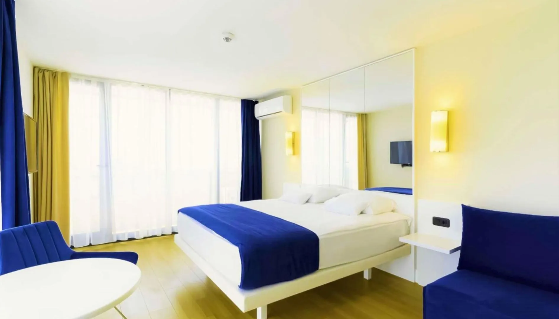 Inviting Sea View Aparthotel In Orbi City Batumi